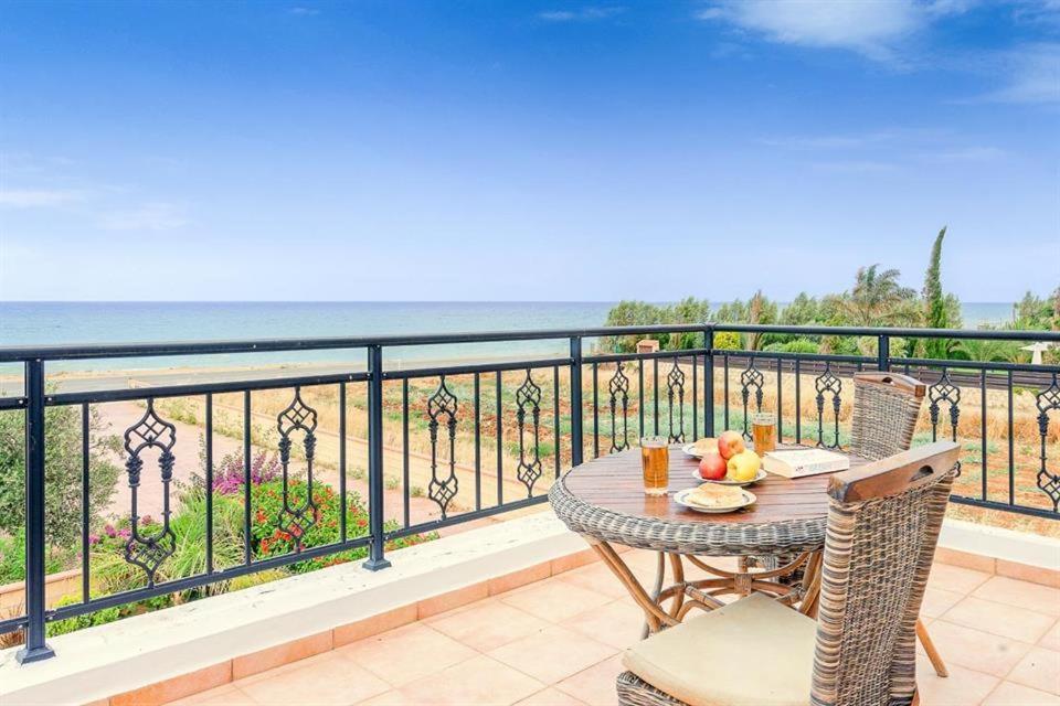 Argaka Beachfront Villa Paphos Exterior photo